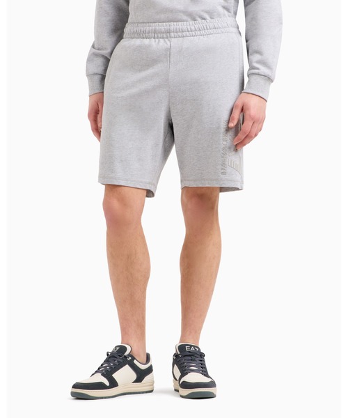 EMPORIO ARMANI EA7(エンポリオアルマーニイーエーセブン)の「【エンポリオ アルマーニ EA7】Visibility バミューダパンツ コットン(スウェットパンツ・メンズ・ライトグレー/ブラック・LARGE/MEDIUM/SMALL/X-SMALL)」の1枚目の写真