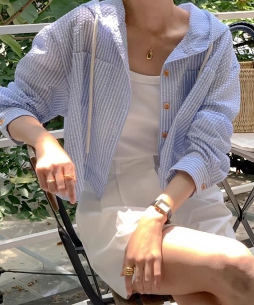 SallyLunn(サリーラン)の「【デイリーに使える万能羽織】ショート丈サマーライトパーカー(パーカー・レディース・ブルー/ホワイト・FREE)」の3枚目の写真