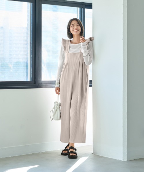 STYLE DELI(スタイルデリ)の「プリーツ加工フリルストラップサロペット(サロペット/オーバーオール・レディース・グレー/ブラック・FREE)」の10枚目の写真