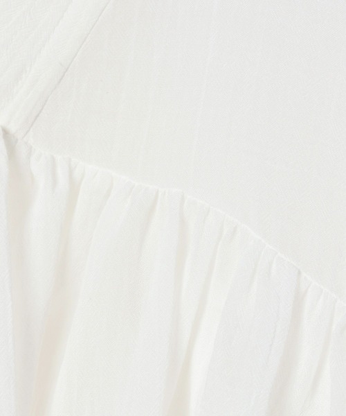 LEPSIM（レプシィム）の「たっぷりギャザーVブラウス　242753（シャツ/ブラウス・レディース・オフホワイト/イエロー/ブルー/ブラック/レッド・FREE）」の8枚目の写真