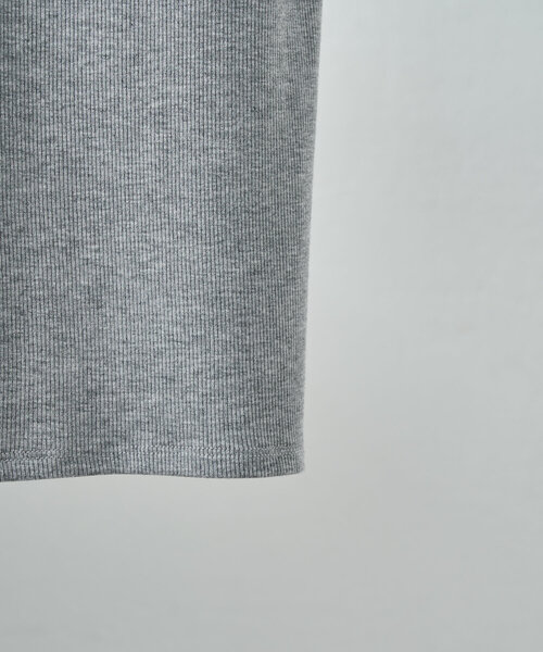 SHENERY(シーナリー)の「《夏のワードローブ》カップ付アメスリリブタンクトップ(タンクトップ・レディース・ブラック/グレー/オフホワイト・MEDIUM/SMALL)」の7枚目の写真