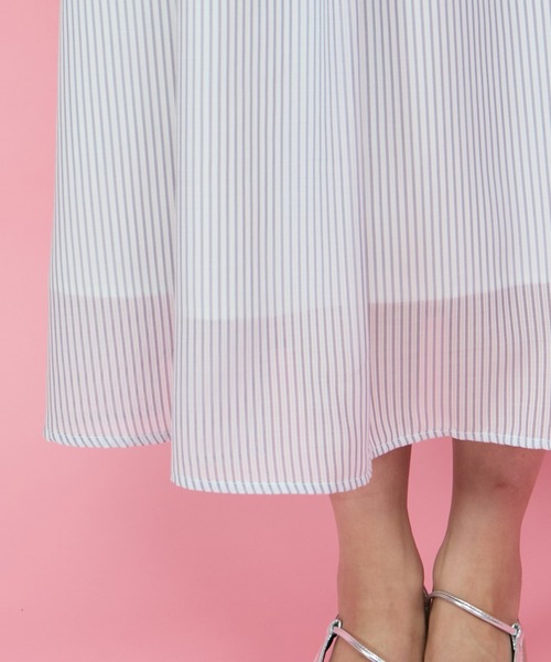 QUEENS COURT（クイーンズコート）の「シアーストライプスカート≪セットアップ対応/手洗い可能≫（スカート・レディース・グリーン/ブルー系その他/ホワイト・M）」の10枚目の写真