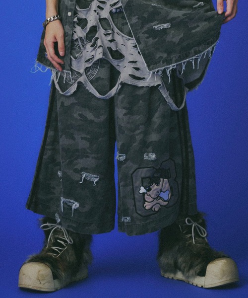 GALFY(ガルフィー)の「GALFY-カモフラかも?ボロボロデカパンショーツ(その他パンツ・メンズ・カーキ/ブラック・XL/L)」の2枚目の写真