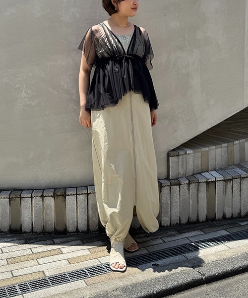 WILLFULLY（ウィルフリー）の「frill sleeve peplum tulle tops（シャツ/ブラウス・レディース・タン/ブラック・FREE）」の21枚目の写真