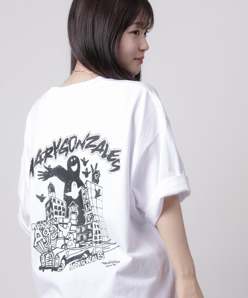 Mark Gonzales(マーク・ゴンザレス)の「【90】【MarkGonzales/マークゴンザレス】バックプリント アートグラフィック アソート Tシャツ ワンポイント オーバーサイズ(Tシャツ/カットソー・メンズ・グレー系1/ブラック系1/ブラック系3/ホワイト系4/ホワイト系1/ホワイト系2/グレー系2/グレー系3/グレー系4/ブラック系2/ホワイト系3/ブラック系4・M/L)」の3枚目の写真