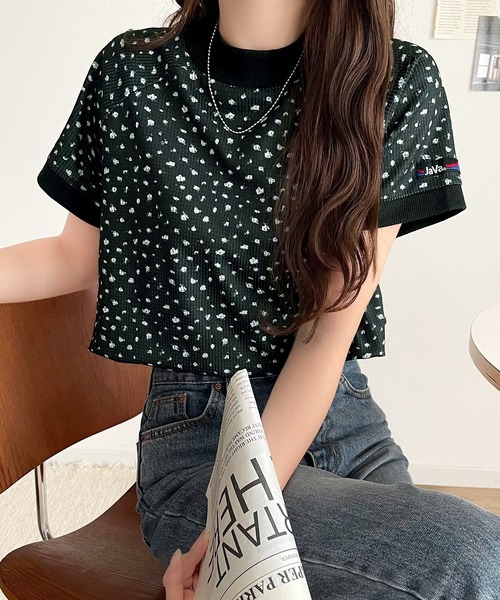 《JaVaジャバコラボ》甘さひかえめ、こなれガーリー小花柄ワッフル素材ラグランフレンチ袖カットソー（半袖）