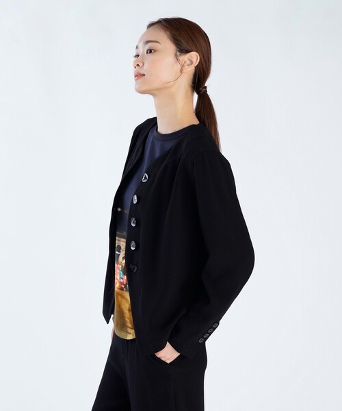agnes b.(アニエスベー)の「ブラック トリアセテート Vネック クレープ シャツジャケット(シャツ/ブラウス・レディース・ブラック・38/36)」の3枚目の写真