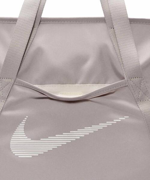 NIKE（ナイキ）の「ナイキ ジム トート (28L) / Nike Gym Tote (28L) DR7217-009 College Grey（トートバッグ・レディース・グレー系その他2・ONE SIZE）」の7枚目の写真
