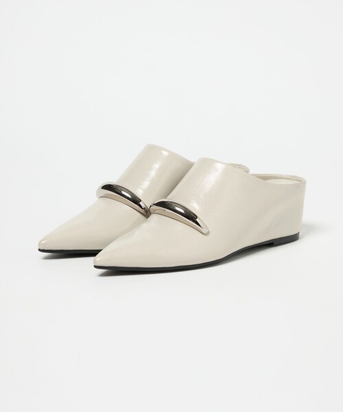 SY UNITED ARROWS(シーユナイテッドアローズ)の「<SY> ポインテッドインヒールウェッジミュール サンダル55↑(サンダル・レディース・オフホワイト/ブラック/ネイビー・22cm/22.5cm/23cm/23.5cm/24cm/24.5cm/25cm)」の4枚目の写真