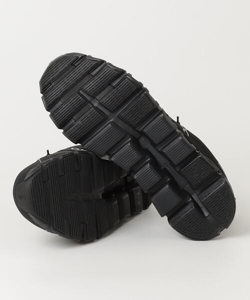 On(オン)の「CLOUD 6 WP M(スニーカー・メンズ・ブラック・29.0cm/28.5cm/28.0cm/27.5cm/27.0cm/26.5cm/26.0cm/25.5cm)」の3枚目の写真