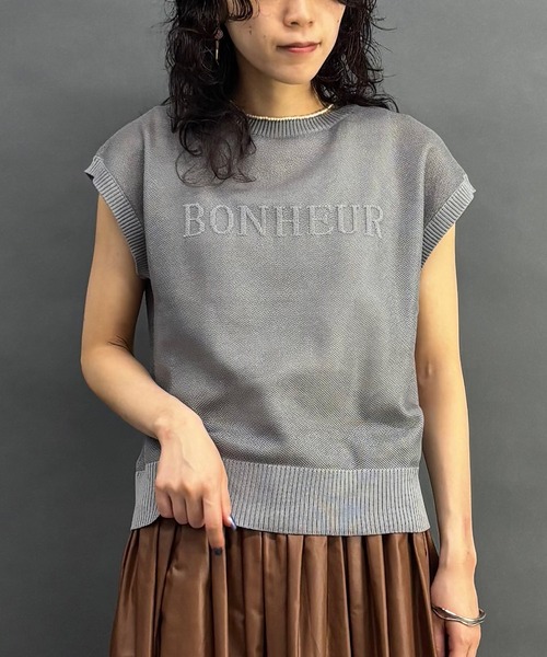 NICOLE white（ニコルホワイト）の「半袖ニットプルオーバー（ニット/セーター・レディース・ブラウン/グレー/ブラック・FREE）」の2枚目の写真