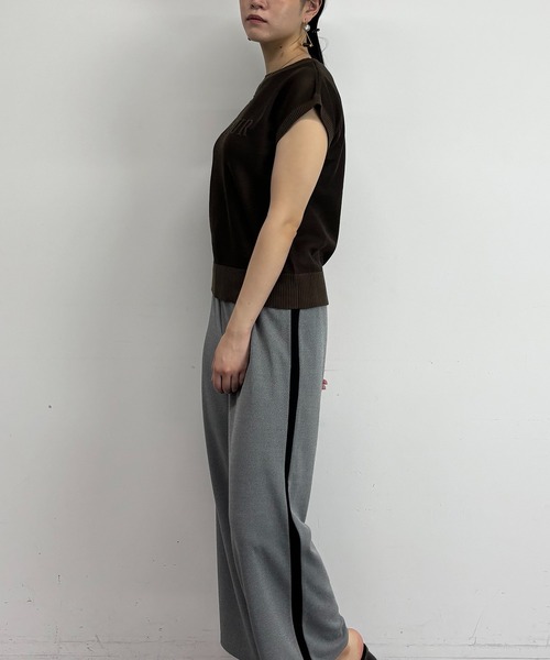 NICOLE white（ニコルホワイト）の「半袖ニットプルオーバー（ニット/セーター・レディース・ブラウン/グレー/ブラック・FREE）」の22枚目の写真