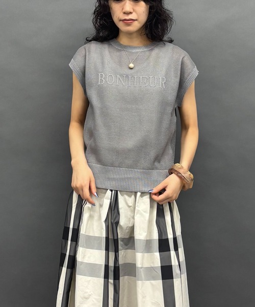 NICOLE white（ニコルホワイト）の「半袖ニットプルオーバー（ニット/セーター・レディース・ブラウン/グレー/ブラック・FREE）」の7枚目の写真