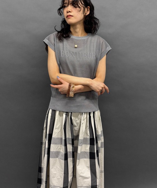 NICOLE white（ニコルホワイト）の「半袖ニットプルオーバー（ニット/セーター・レディース・ブラウン/グレー/ブラック・FREE）」の8枚目の写真