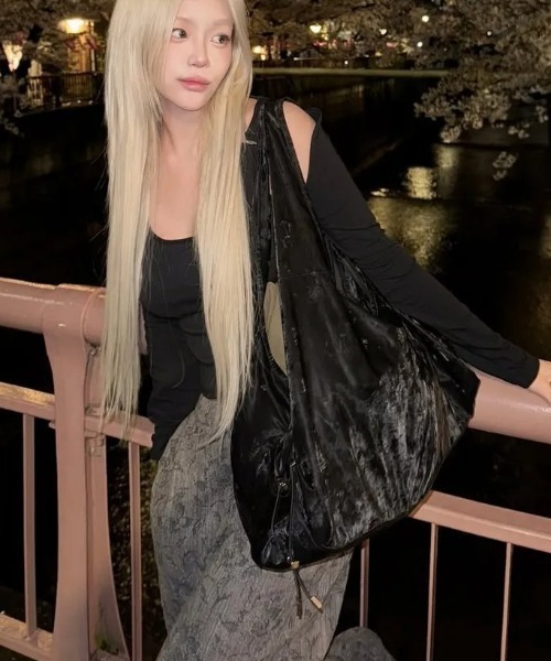 BLACKPURPLE(ブラックパープル)の「【日本未発売/WEB限定】BLACK PURPLE(ブラックパープル)/大容量 マーメイド ショルダー トートバッグ/Mermaid Vicky Bag(ショルダーバッグ・レディース・チャコールグレー/ブラウン/ブラック・FREE)」の14枚目の写真