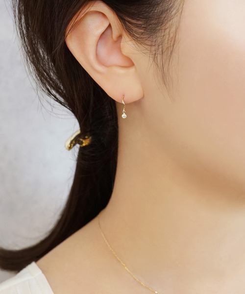 TAKE-UP（テイクアップ）の「【Lively】K10 ヒネリライン　スイングピアス( YG)（ピアス（両耳用）・レディース・イエローゴールド・FREE）」の3枚目の写真