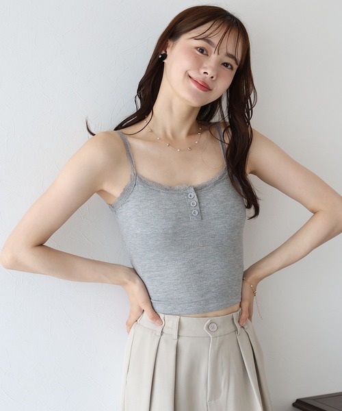 BLUEEAST（ブルーイースト）の「カップ付きレースストラップキャミソール（キャミソール・レディース・ホワイト/グレー/ブラック・MEDIUM）」の4枚目の写真