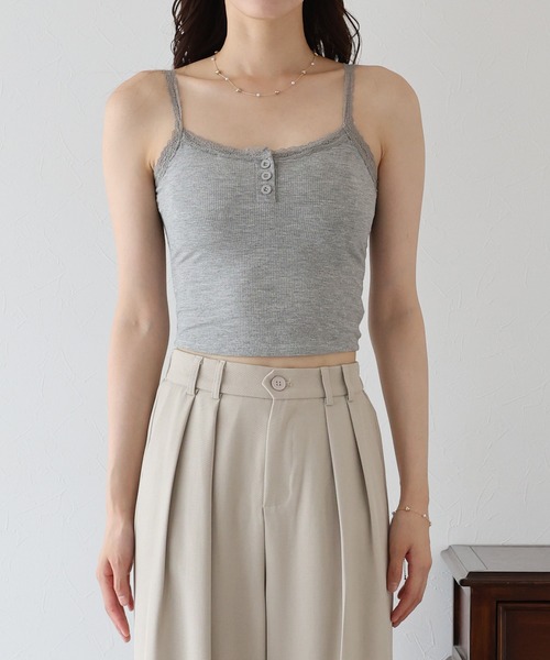 BLUEEAST（ブルーイースト）の「カップ付きレースストラップキャミソール（キャミソール・レディース・ホワイト/グレー/ブラック・MEDIUM）」の17枚目の写真