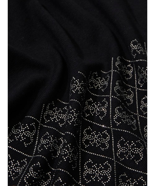 Guess(ゲス)の「NORA 4G Rhinestones Scarf Sweater マフラー(マフラー・レディース・ダークブルー/ブラック・ONE SIZE)」の4枚目の写真