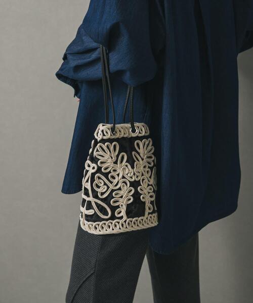 yasuyasu様【未使用品】コード刺繍ハンドバッグ 定価¥38,500 コード刺繍サコッシュ【Cooderia】軽量 縦型 コンパクト 内ポケット