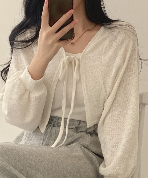 ADDITION STORE(アディションストア)の「【 フルシーズン使える♪】クロップド ワイドスリーブ ボレロ / Cropped Wide Sleeve Bolero(カーディガン/ボレロ・レディース・グレー/オフホワイト/ブラック・FREE)」の4枚目の写真