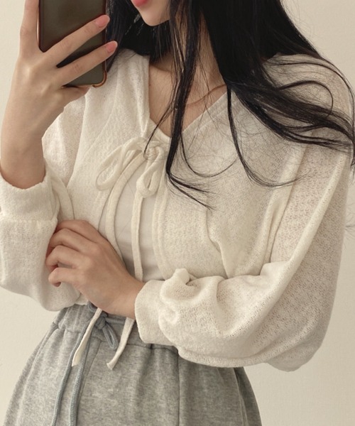 ADDITION STORE(アディションストア)の「【 フルシーズン使える♪】クロップド ワイドスリーブ ボレロ / Cropped Wide Sleeve Bolero(カーディガン/ボレロ・レディース・グレー/オフホワイト/ブラック・FREE)」の5枚目の写真