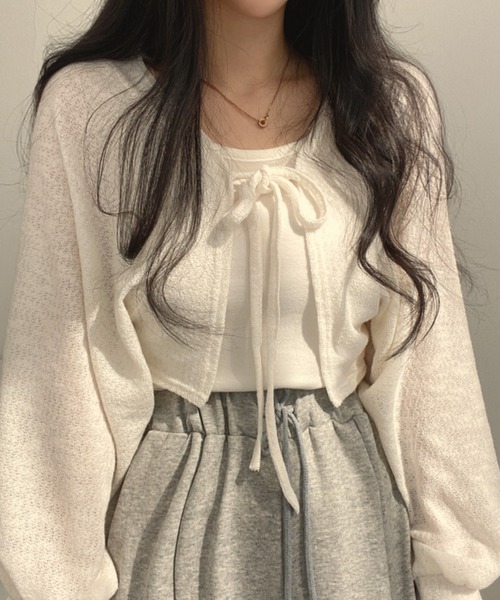 ADDITION STORE(アディションストア)の「【 フルシーズン使える♪】クロップド ワイドスリーブ ボレロ / Cropped Wide Sleeve Bolero(カーディガン/ボレロ・レディース・グレー/オフホワイト/ブラック・FREE)」の6枚目の写真