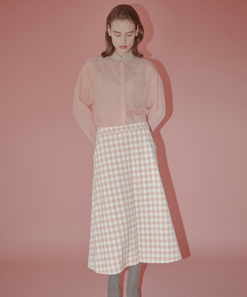LE CIEL BLEU(ルシェルブルー)の「シアーシャツwコントラストカラー / Sheer Shirt w/Contrast Collar(シャツ/ブラウス・レディース・ブラック/ライトピンク・36)」の2枚目の写真