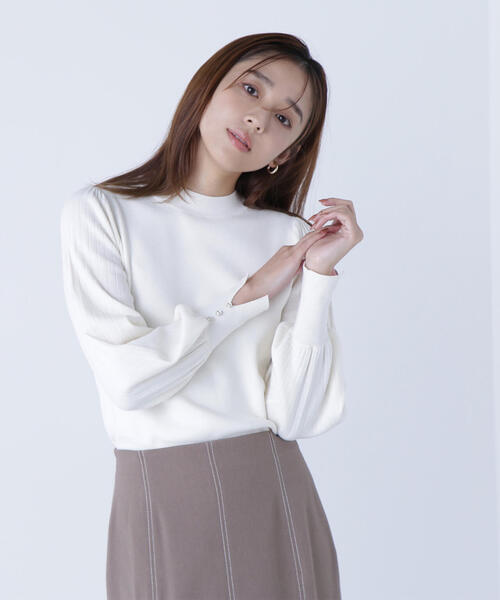 NATURAL BEAUTY BASIC（ナチュラルビューティーベーシック）の「◇プリーツスリーブニット（ニット/セーター・レディース・チャコールグレー/ライトグリーン/グレー/オフホワイト・FREE）」の2枚目の写真