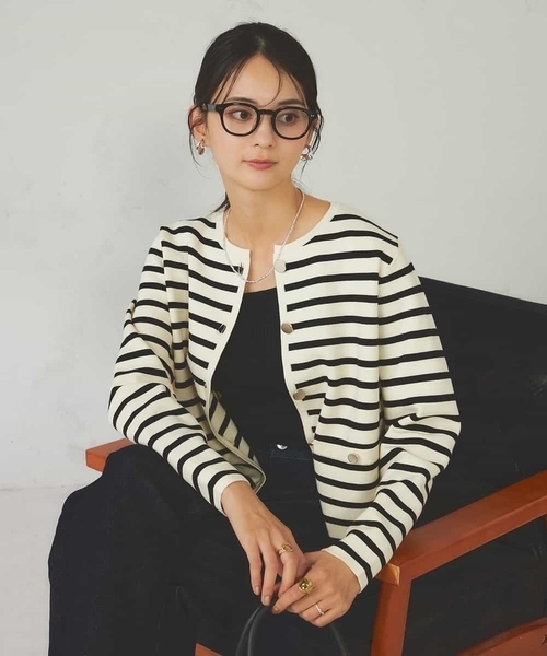 a.v.v(アーヴェヴェ)の「メタルボタンニットカーディガン(カーディガン/ボレロ・レディース・ブラウン/ブラック/アイボリー・38/40)」の20枚目の写真