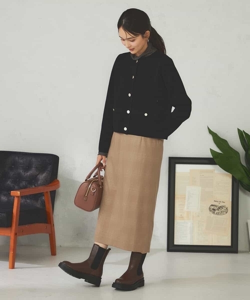 a.v.v(アーヴェヴェ)の「メタルボタンニットカーディガン(カーディガン/ボレロ・レディース・ブラウン/ブラック/アイボリー・38/40)」の15枚目の写真