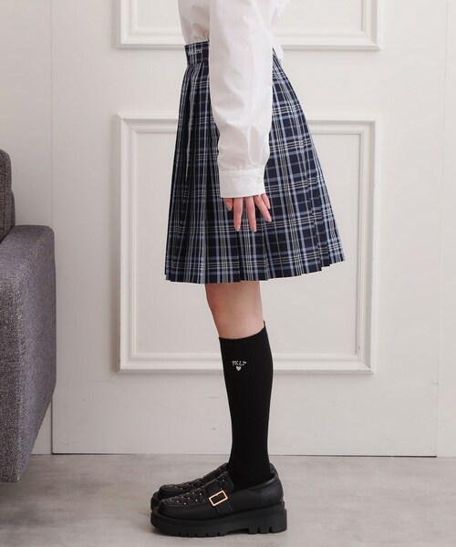 PINK-latte(ピンクラテ)の「【2026年入卒・セレモニー・卒服】チェックプリーツスカート(スカート・キッズ・ネイビー/ライトベージュ・15 /16)」の4枚目の写真