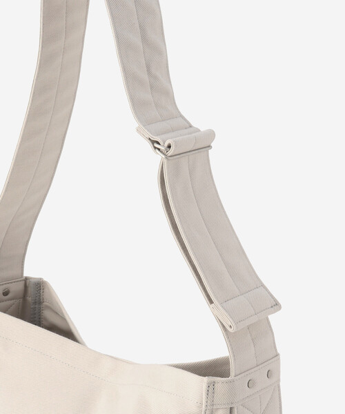 ORCIVAL（オーシバル）の「ORCIVAL | PVCコットン ショルダーバッグ UNISEX（ショルダーバッグ・レディース・オフホワイト/ブラック・-）」の10枚目の写真