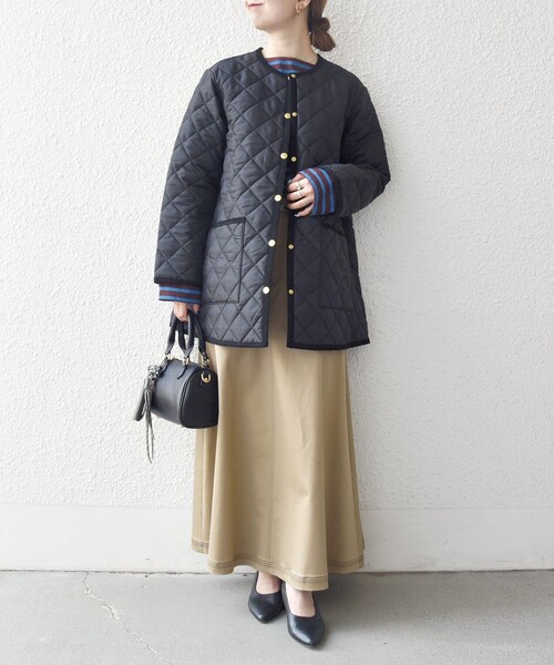 Traditional Weatherwear（トラディショナルウェザーウェア）の「Traditional Weatherwear: ARKLEY Aライン ミドル ノーカラー コート（ノーカラーコート・レディース・オリーブ/ブラック・ONE SIZE）」の3枚目の写真