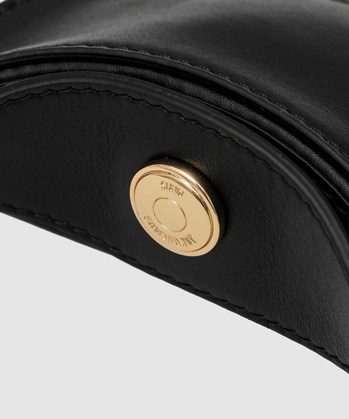 JACQUEMUS(ジャックムス)の「LE PORTE OVALO(ハンドバッグ・レディース・ブラック・ONE SIZE)」の4枚目の写真