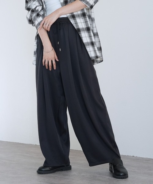 Yeoun(ヨウン)の「リラックスタックイージーパンツ【セットアップ対応】(その他パンツ・レディース・ブラック/ネイビー・FREE)」の1枚目の写真