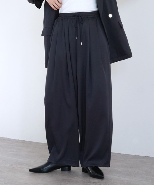 Yeoun(ヨウン)の「リラックスタックイージーパンツ【セットアップ対応】(その他パンツ・レディース・ブラック/ネイビー・FREE)」の13枚目の写真