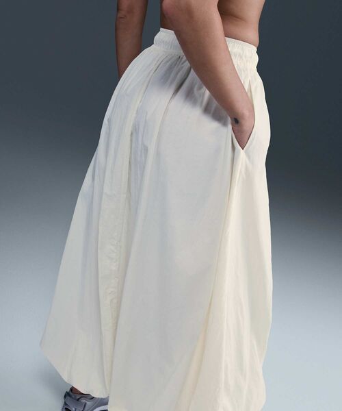 NIKE（ナイキ）の「ナイキ スポーツウェア ウィンドランナー ウィメンズ スカート / Nike Sportswear Windrunner Women's Skirt IM7451-133 Sail（スカート・レディース・クリーム・M/L/S/XL/XS）」の11枚目の写真