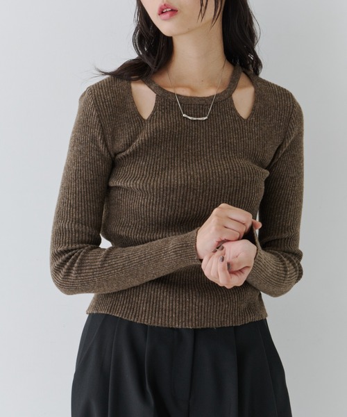 NUJOH(ヌゾ)の「Cut-Out Rib Knit Top / カットアウト リブニットトップス(Tシャツ/カットソー・レディース・ベージュ/ブラウン/グレー/ブラック・FREE)」の3枚目の写真