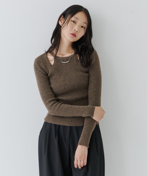 NUJOH(ヌゾ)の「Cut-Out Rib Knit Top / カットアウト リブニットトップス(Tシャツ/カットソー・レディース・ベージュ/ブラウン/グレー/ブラック・FREE)」の9枚目の写真