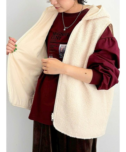 SM2（エスエムツー）の「リバーシブルボアベスト（ベスト・レディース・モカ/チャコール/キナリ・F）」の5枚目の写真