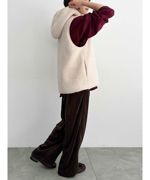 SM2（エスエムツー）の「リバーシブルボアベスト（ベスト・レディース・モカ/チャコール/キナリ・F）」の12枚目の写真