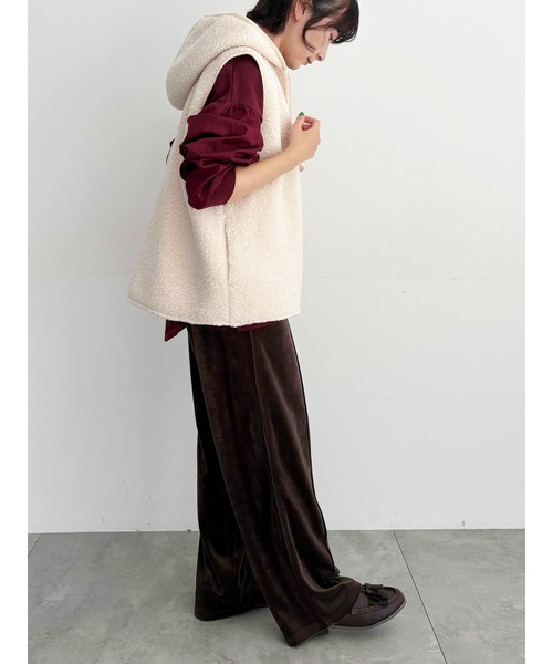 SM2（エスエムツー）の「リバーシブルボアベスト（ベスト・レディース・モカ/チャコール/キナリ・F）」の13枚目の写真