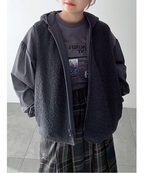 SM2（エスエムツー）の「リバーシブルボアベスト（ベスト・レディース・モカ/チャコール/キナリ・F）」の20枚目の写真