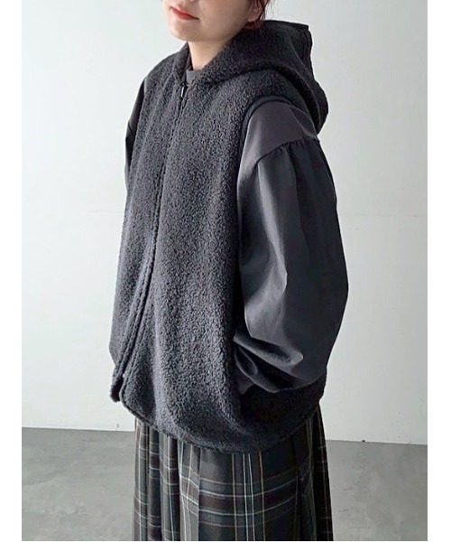 SM2（エスエムツー）の「リバーシブルボアベスト（ベスト・レディース・モカ/チャコール/キナリ・F）」の21枚目の写真
