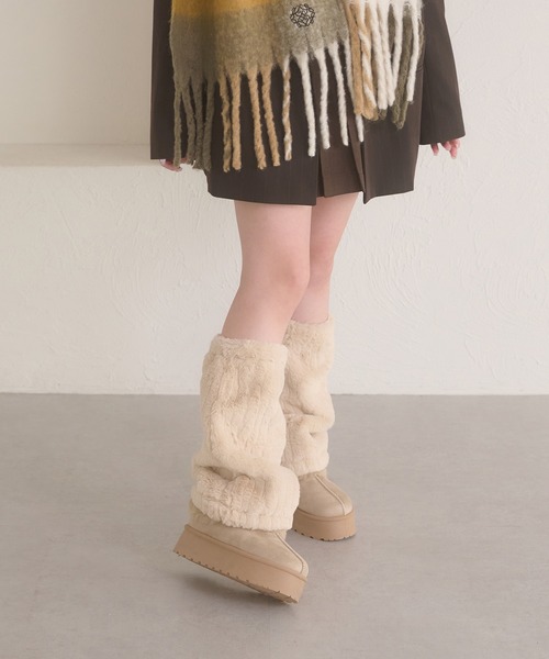 Ambre Neige(アンブルネージュ)の「fake mouton boots / フェイクムートンブーツ(ブーツ・レディース・アイボリー/ブラック/キャメル・MEDIUM/LARGE)」の13枚目の写真