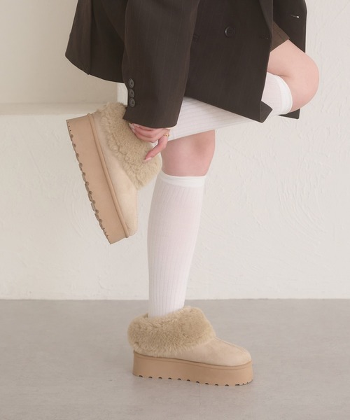 Ambre Neige(アンブルネージュ)の「fake mouton boots / フェイクムートンブーツ(ブーツ・レディース・アイボリー/ブラック/キャメル・MEDIUM/LARGE)」の19枚目の写真