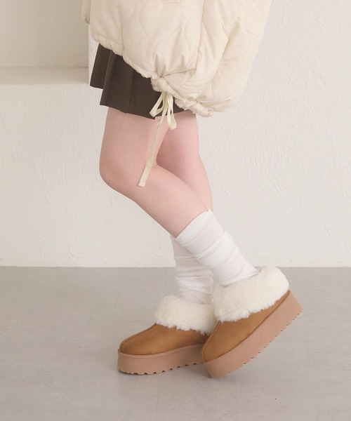 Ambre Neige(アンブルネージュ)の「fake mouton boots / フェイクムートンブーツ(ブーツ・レディース・アイボリー/ブラック/キャメル・MEDIUM/LARGE)」の5枚目の写真