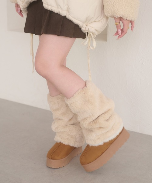 Ambre Neige(アンブルネージュ)の「fake mouton boots / フェイクムートンブーツ(ブーツ・レディース・アイボリー/ブラック/キャメル・MEDIUM/LARGE)」の15枚目の写真