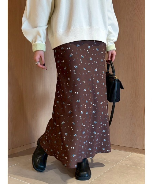 Mila Owen（ミラオーウェン）の「フラワープリントナロースカート（スカート・レディース・ブルー/ダークブラウン/イエロー・0/1）」の4枚目の写真